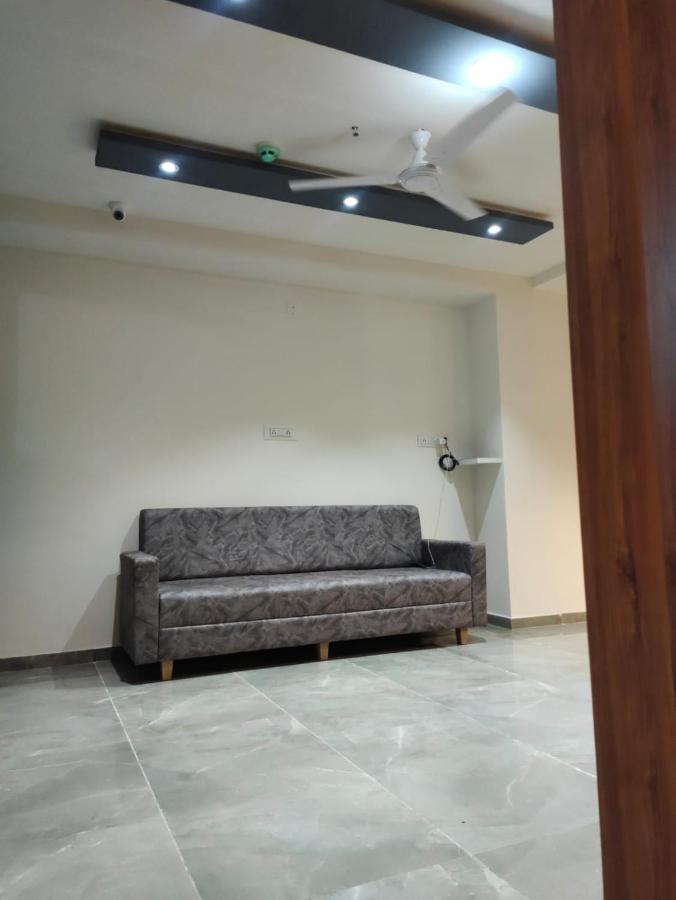 Hotel Lee Park Ahmedabad Exterior photo