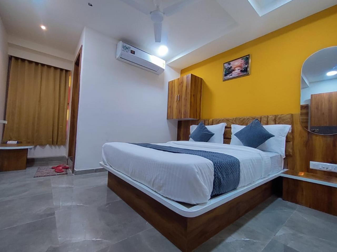 Hotel Lee Park Ahmedabad Exterior photo